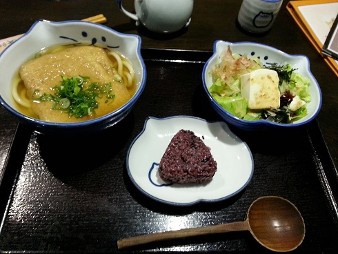 伊丹でのランチに 手打ち草部うどん のらや はいかがですか