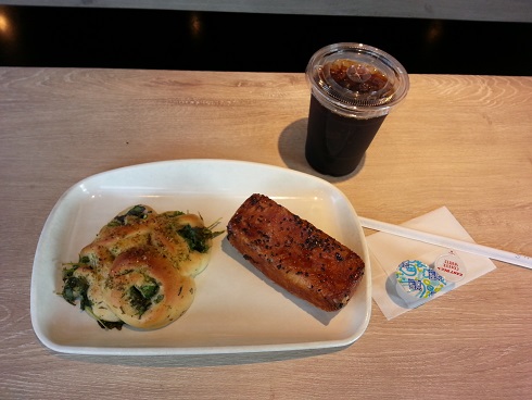 100円パンのヤキタテイ 宝塚あいあいパーク店 でモーニングです。(第二弾)