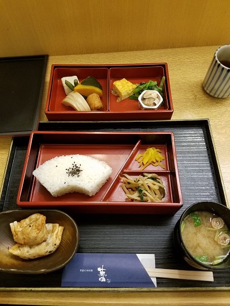 健康的!ソリオ宝塚にある「お食事処 蕾(つぼみ)季節の手料理」でランチ