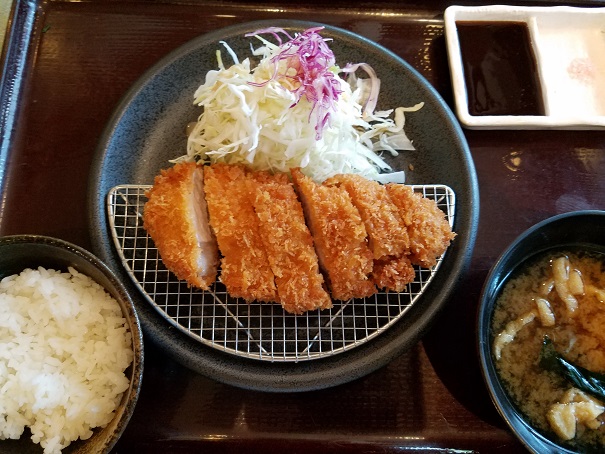 約30年振り、神戸市東灘区の「とんかつながた園 」で、とんかつを食す