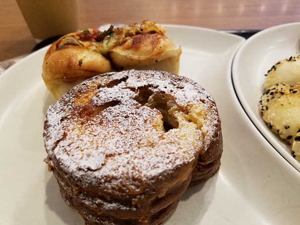 伊丹市中野東のカフェ &ベーカリー MIYABI Cafe & Boulangerie でランチです