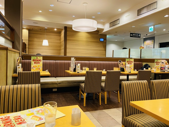 ガスト店内