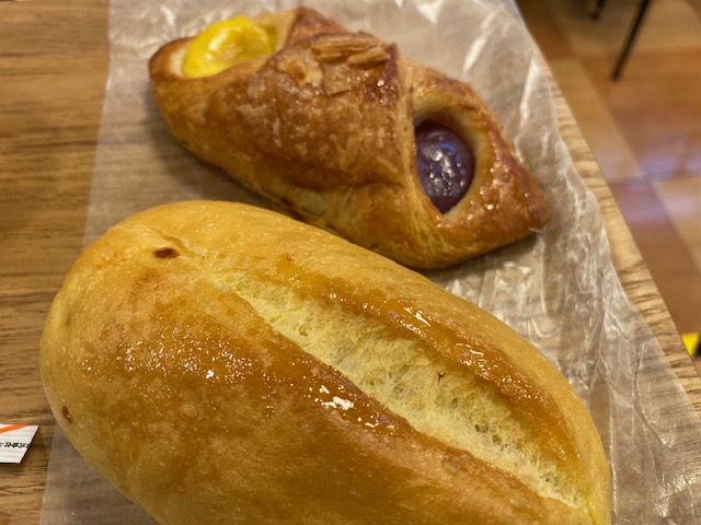 阪神今津駅構内 ベーカリーカフェ ハースブラウン、イートインで7時モーニングです