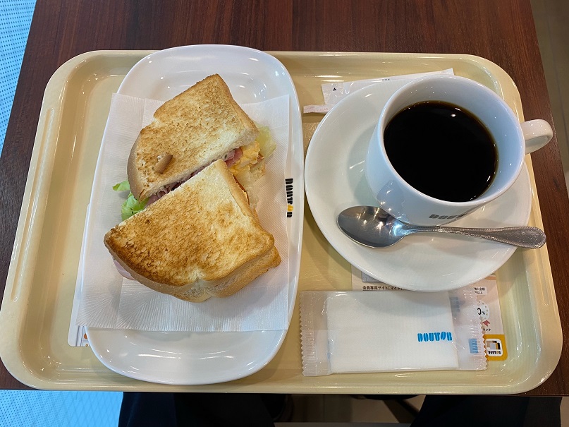 ドトールコーヒーショップ EneJet豊中緑ヶ丘店でモーニング(朝食)です