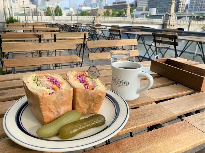 大阪市北浜、人気店、ノースショア NORTHSHORE CAFE&DININGで7時からモーニング!